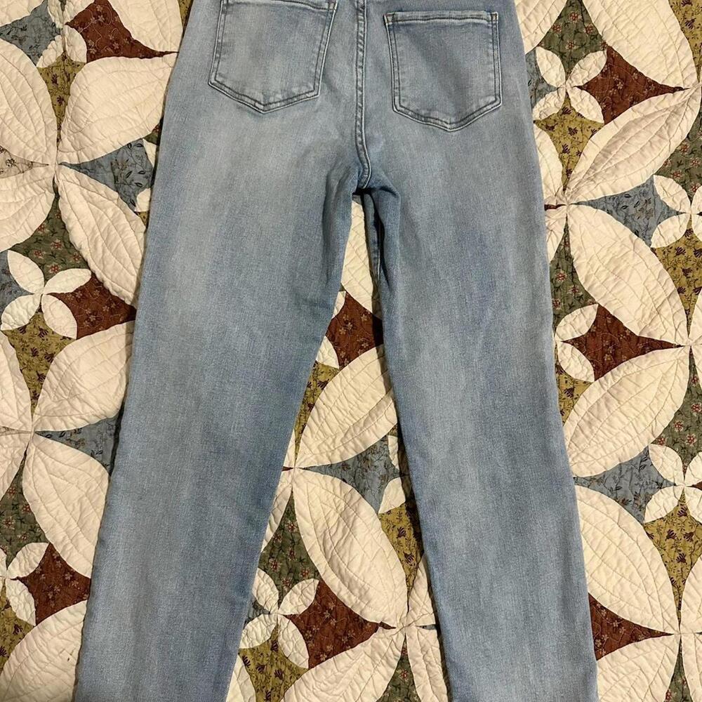 Light wash high-waisted straight leg jeans - Picture 4 of 5